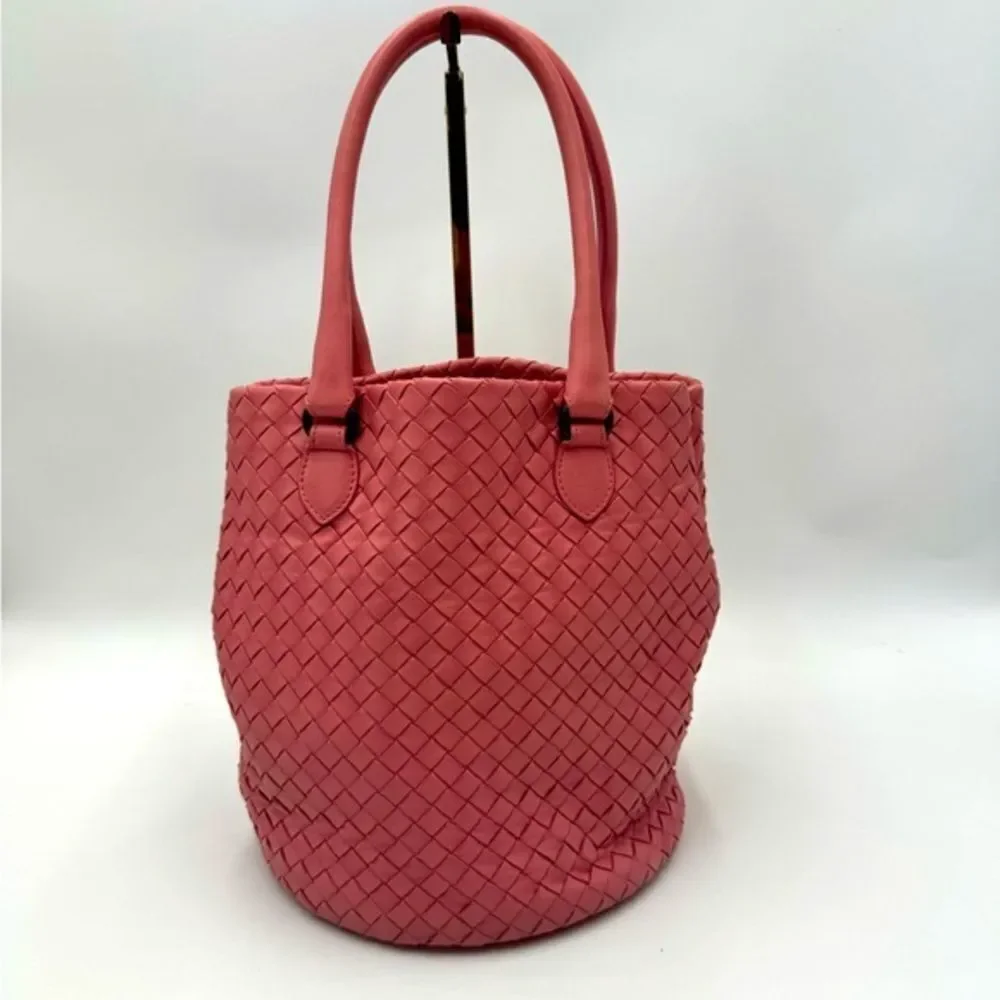 Auth Bottega Veneta Light Pink Leather Intreciatto Bucket Bag Preloved Purse